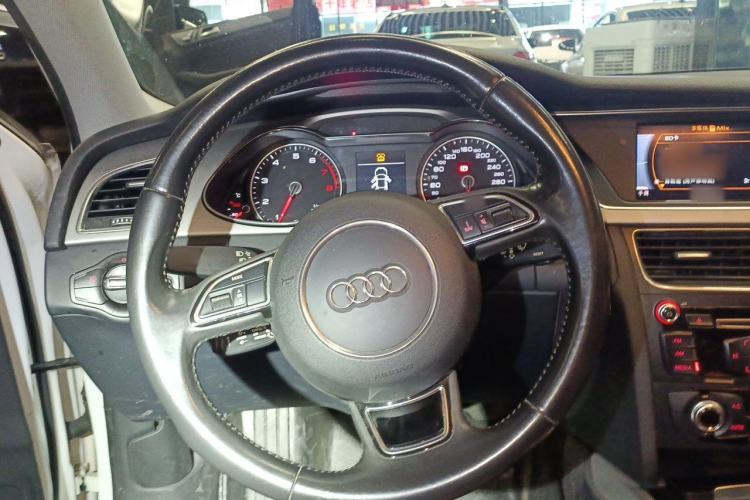 Used Audi A4L 2016 35 TFSI Collector's Edition Automatic Standard Model

