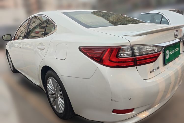 Used Lexus ES 2015 200 Elite Edition Rear Left 45 Deg