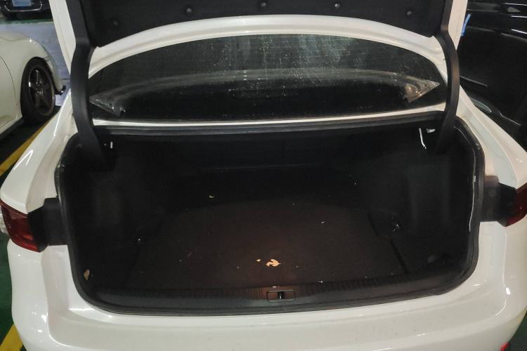 Used Lexus IS 2015 200T Leading Edition