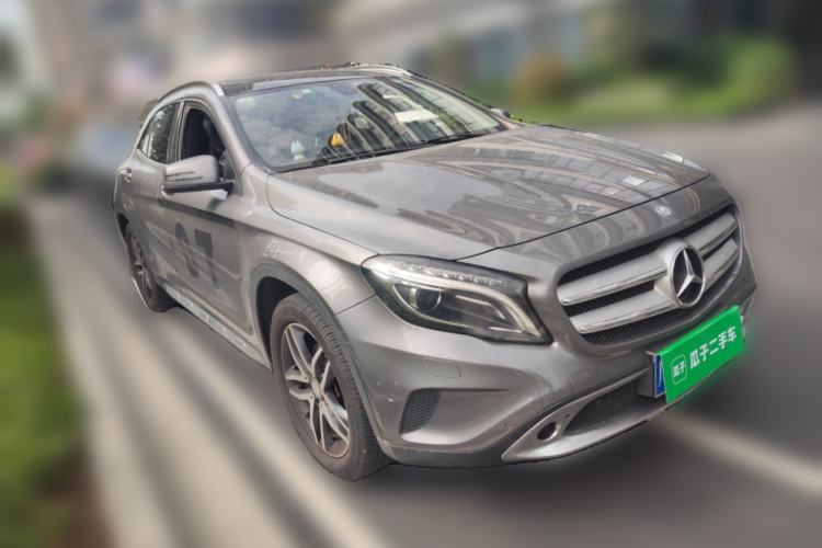 Used Mercedes-Benz GLA 2015 GLA 220 4MATIC Fashion Model Front Right 45 Deg