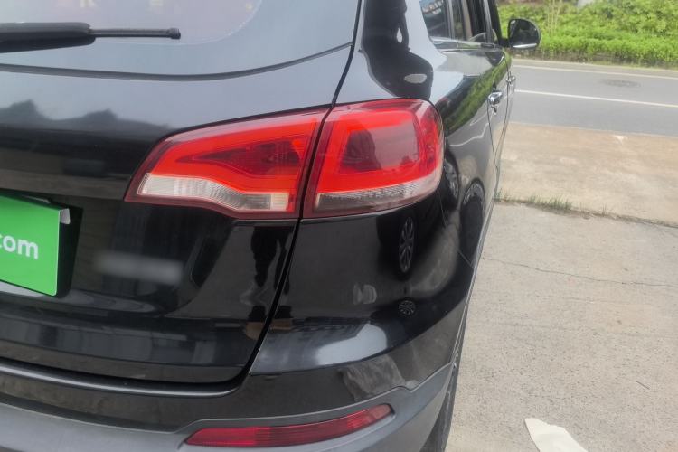 Used Zotye Domy X5 2017 Upgraded Model 1.5T Manual Luxury Edition Right Rear Taillight