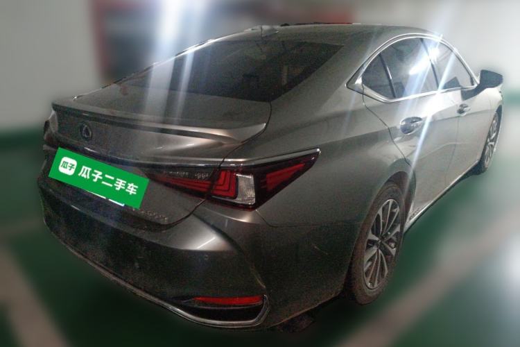 Used Lexus ES 2021 300h Excellence Edition
