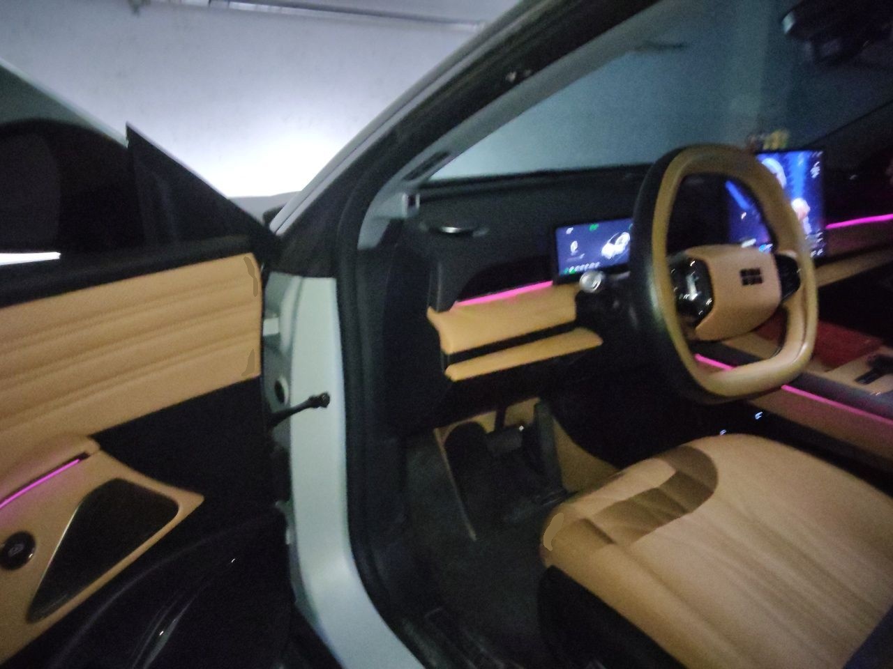 Geely Galaxy 8 2025 130km EM-i Prestige Edition — снимка 16