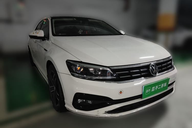 Used Volkswagen Lamando 2021 280TSI DSG Comfort Edition Front Right 45 Deg