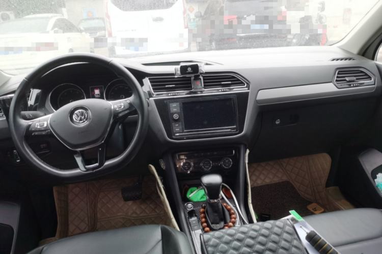 Used Volkswagen Tiguan L 2018 280TSI Automatic Two-Wheel Drive Comfort Edition Center Console