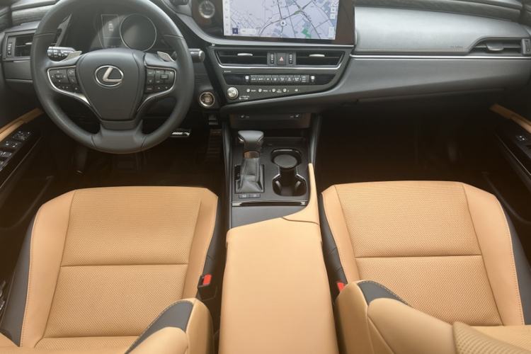 Used Lexus ES 2022 200 Excellence Edition
