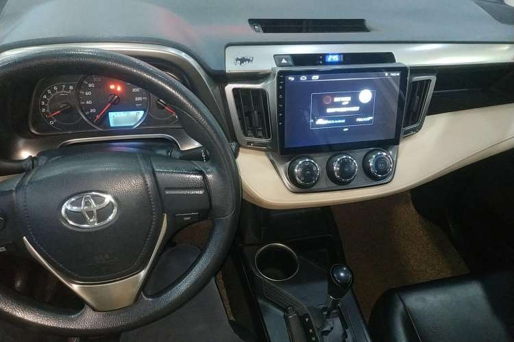 Used Toyota RAV4 2015 2.0L CVT Two-Wheel Drive Urban Edition
