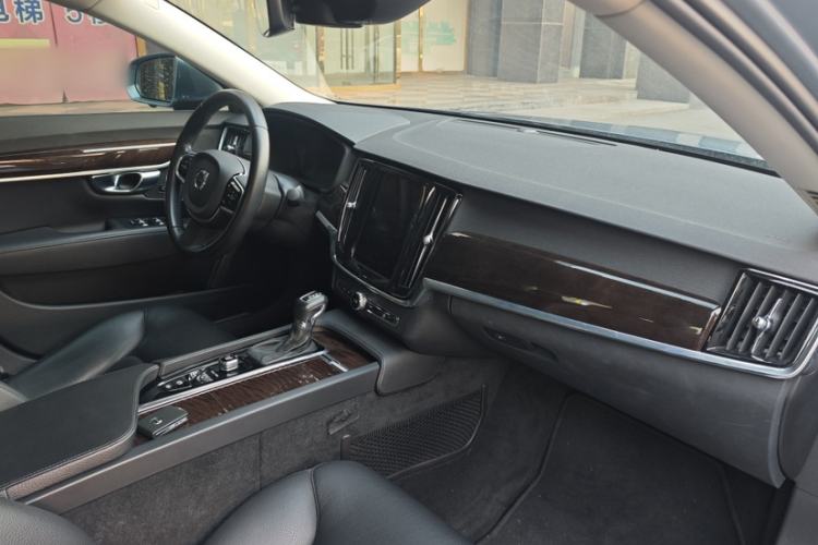 Used Volvo S90 2017 T4 Zhiyuan Edition