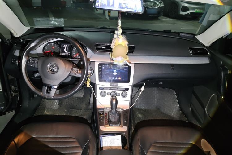 Used Volkswagen Magotan 2015 1.8TSI Advanced Model Center Console