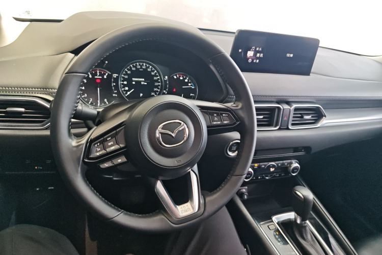 Used Mazda CX-5 2024 2.0L Automatic Two-Wheel Drive ZhiShang Version Center Console