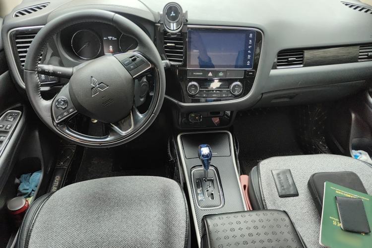 Used Mitsubishi Outlander 2019 2.0L Two-Wheel Drive Comfort Edition 5 Seats China VI Standard
