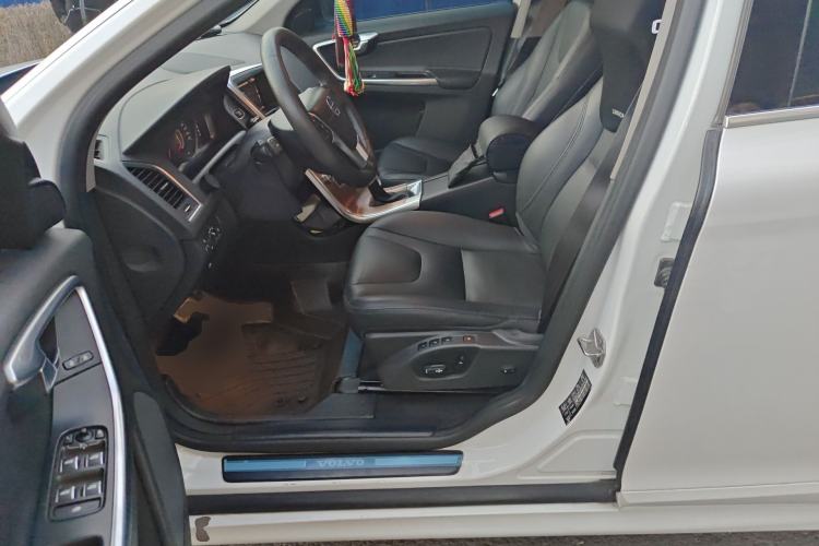 Used Volvo XC60 2017 T5 Smart Upgrade Edition Left Front Seat