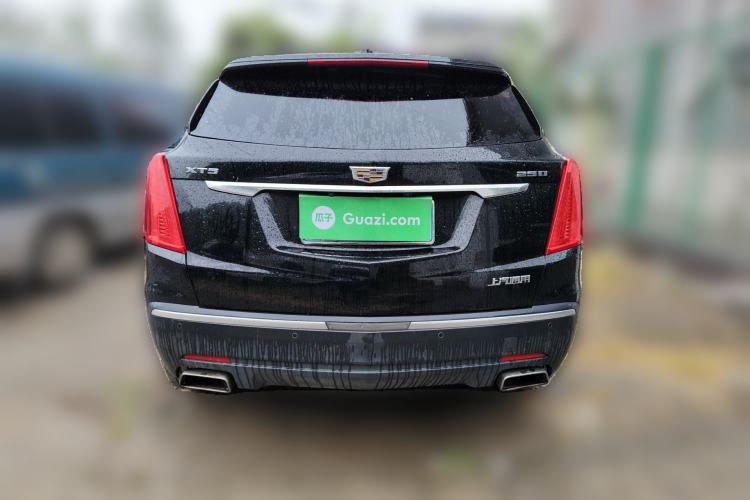 Used Cadillac XT5 2018 25T Luxury Model Rear