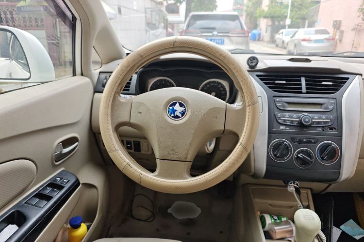 Used Venucia D50 2013 1.6L Manual Fashion Edition Steering Wheel
