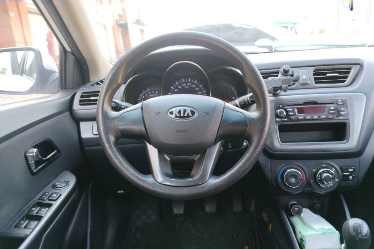 Used Kia K2 2012 Sedan 1.4L MT GLS Commemorative Edition
