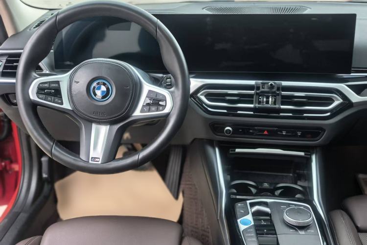 Used BMW i3 2022 eDrive 35 L
