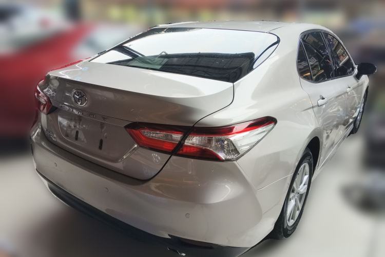 Used Toyota Camry 2018 2.0E Leading Edition
