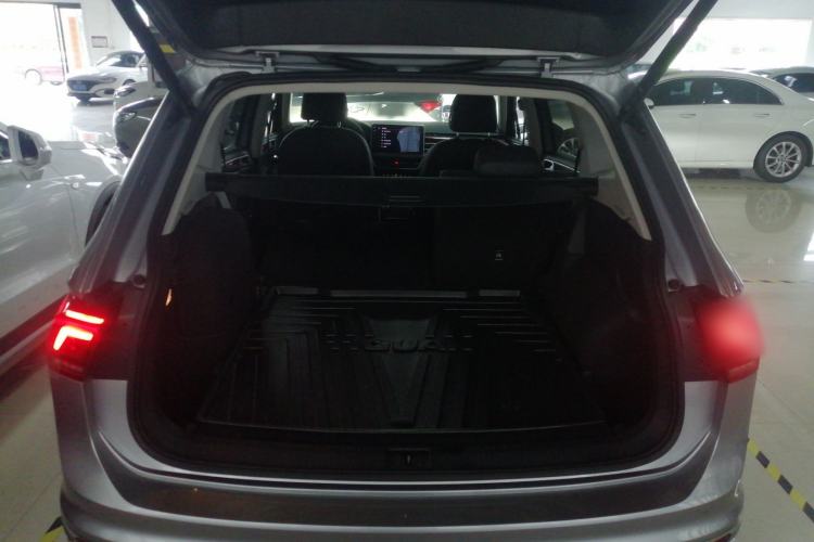 Used Volkswagen Tiguan L New Energy 2022 430 PHEV Plug-in Hybrid Flagship Edition Trunk