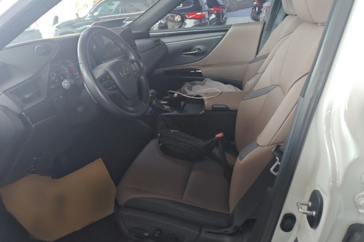 Used Lexus ES 2022 200 Excellence Edition
