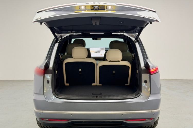 Used ONVO Luxeed L90 2025 Model—Max Six-Seater Version
