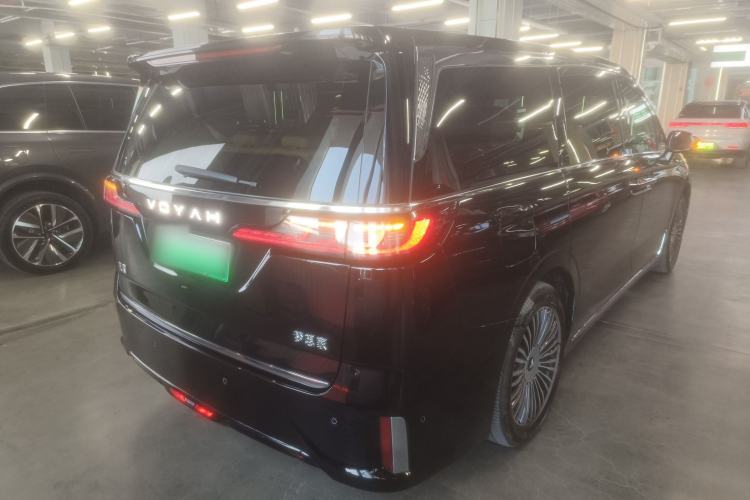 Used VOYAH Dream 2025 PHEV Four-Wheel Drive Prestige Kunpeng Edition
