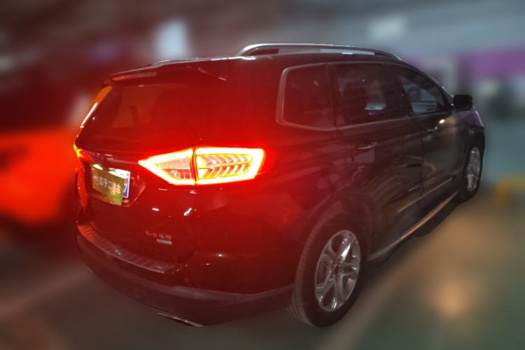 Used Ford Edge 2015 2.0T GTDi Two-Wheel-Drive High-Line Version