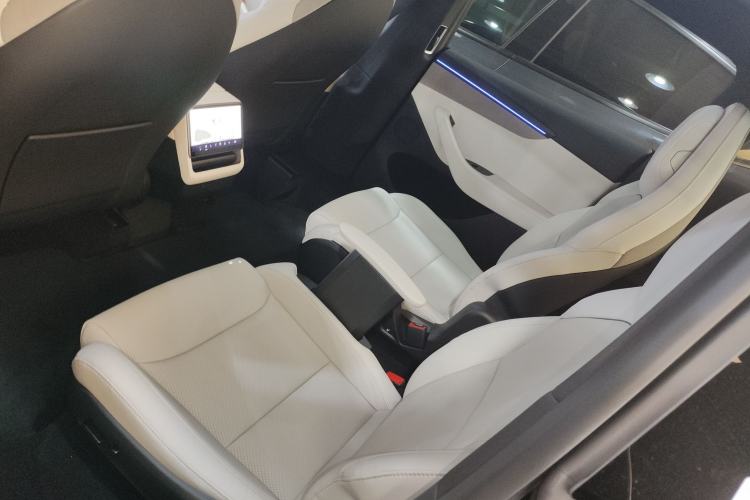 Used Tesla Model Y L 2025 Model Long-Range All-Wheel-Drive Version