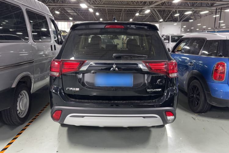Used Mitsubishi Outlander 2020 2.0L Two-Wheel Drive Comfort Edition 7-Seater