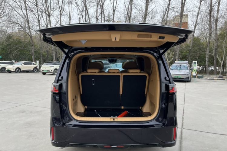 Used VOYAH Dream 2025 PHEV Four-Wheel Drive Prestige Qiankun Edition