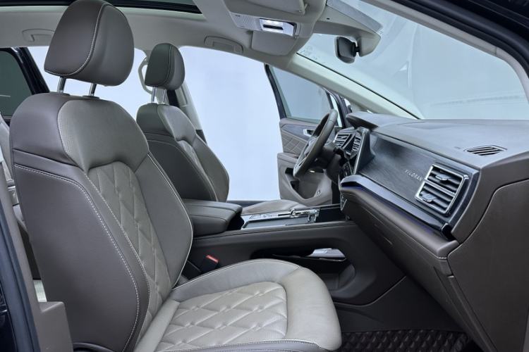 Used Volkswagen Viloran 2022 380TSI Prestige Edition Interior 2