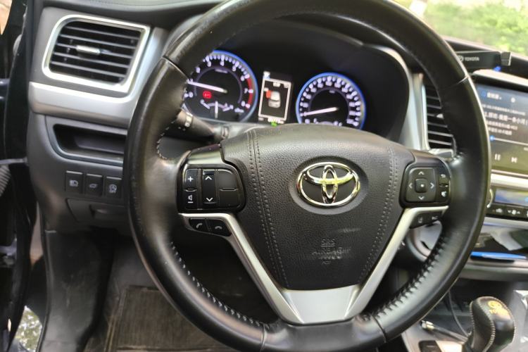 Used Toyota Highlander 2018 2.0T Four-Wheel Drive Prestige Version 7 Seats China VI Standard Steering Wheel
