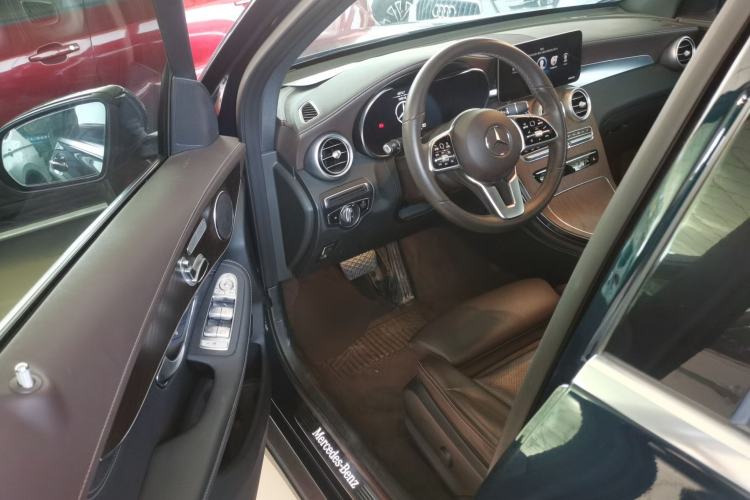 Used Mercedes-Benz GLC 2020 Facelift GLC 260 L 4MATIC Luxury Edition Driver Seat