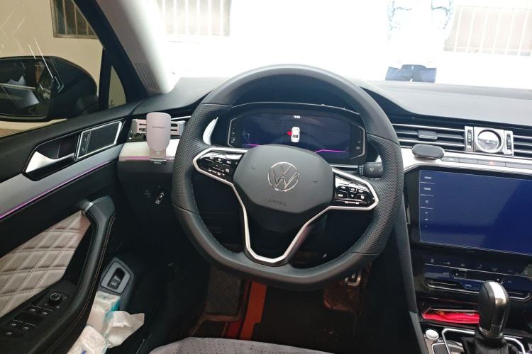 Used Volkswagen Magotan 2023 2 Million Units Commemorative Edition 330TSI DSG Luxury Version Steering Wheel