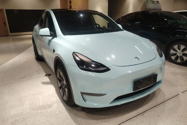 Used Tesla Model Y 2023 Long-Range All-Wheel-Drive Version