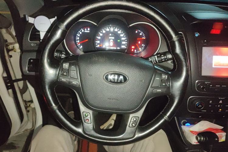 Used Kia Sorento 2013 2.4L 5-seat Gasoline Luxury Edition Steering Wheel