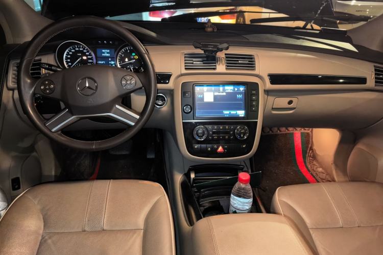 Used Mercedes-Benz R-Class 2014 R 400 4MATIC Business Model Center Console