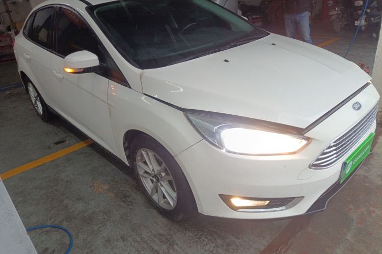 Used Ford Focus 2017 Sedan EcoBoost 125 Automatic Supreme Style SmartDrive Edition
