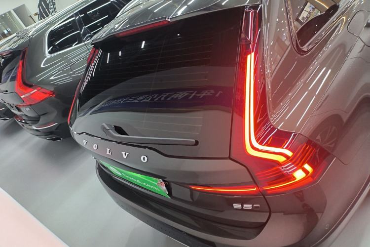 Used Volvo V90 2021 Cross Country B5 AWD Prestige Edition