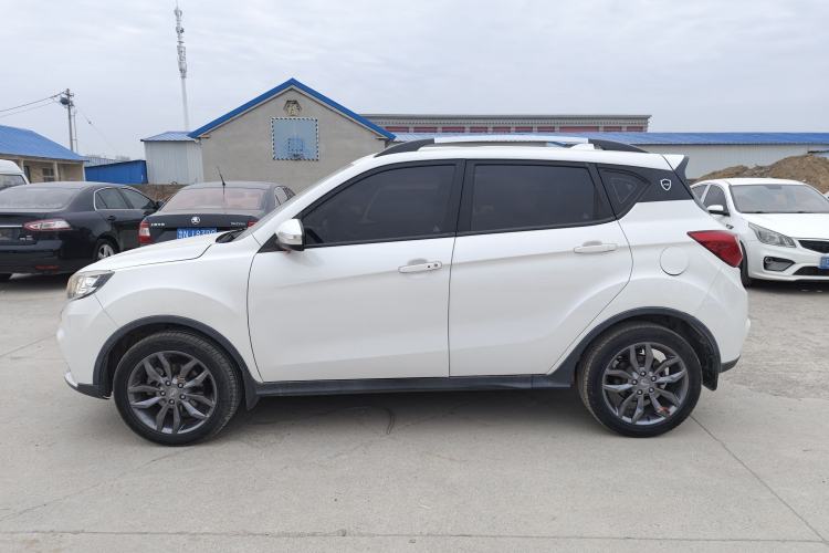 Used Land X2 2017 1.6L Manual Sharp Edition
