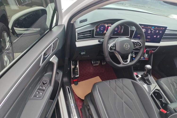 Used Volkswagen Tiguan L 2023 Restyled 330TSI Automatic Two-Wheel Drive R-Line Enhanced Comfort Version
