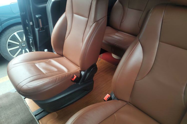 Used JAC Refine M4 2017 1.9T Diesel Manual Comfort Model

