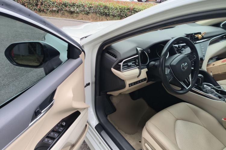 Used Toyota Camry 2018 2.5G Luxury Edition
