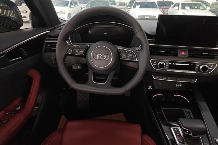 Used Audi A4L 2023 40 TFSI Luxury Dynamic Model Steering Wheel