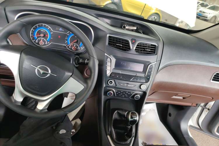 Used Haima V70 2016 2.0L Manual - Comfort Edition 5 Seats
