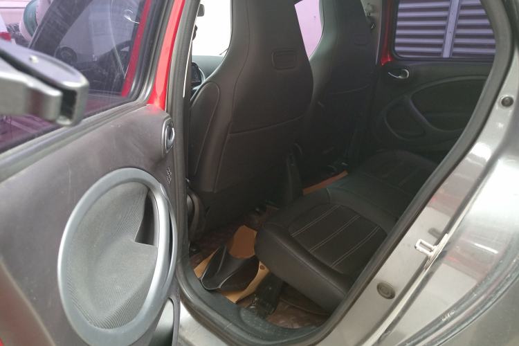 Used smart forfour 2016 0.9T 66 kW Pioneer Edition