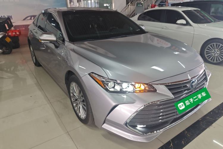 Used Toyota Avalon 2019 Dual-Engine 2.5L XLE Prestige Version China VI Standard Front Right 45 Deg