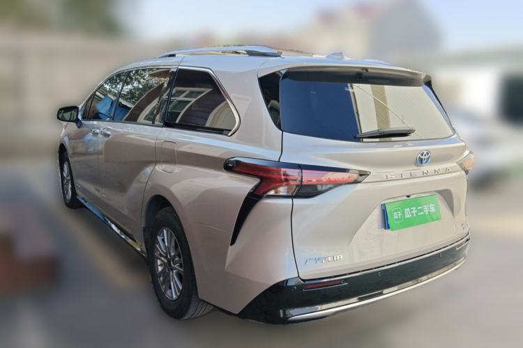 Used Toyota Sienna 2021 2.5L Hybrid Premium Edition