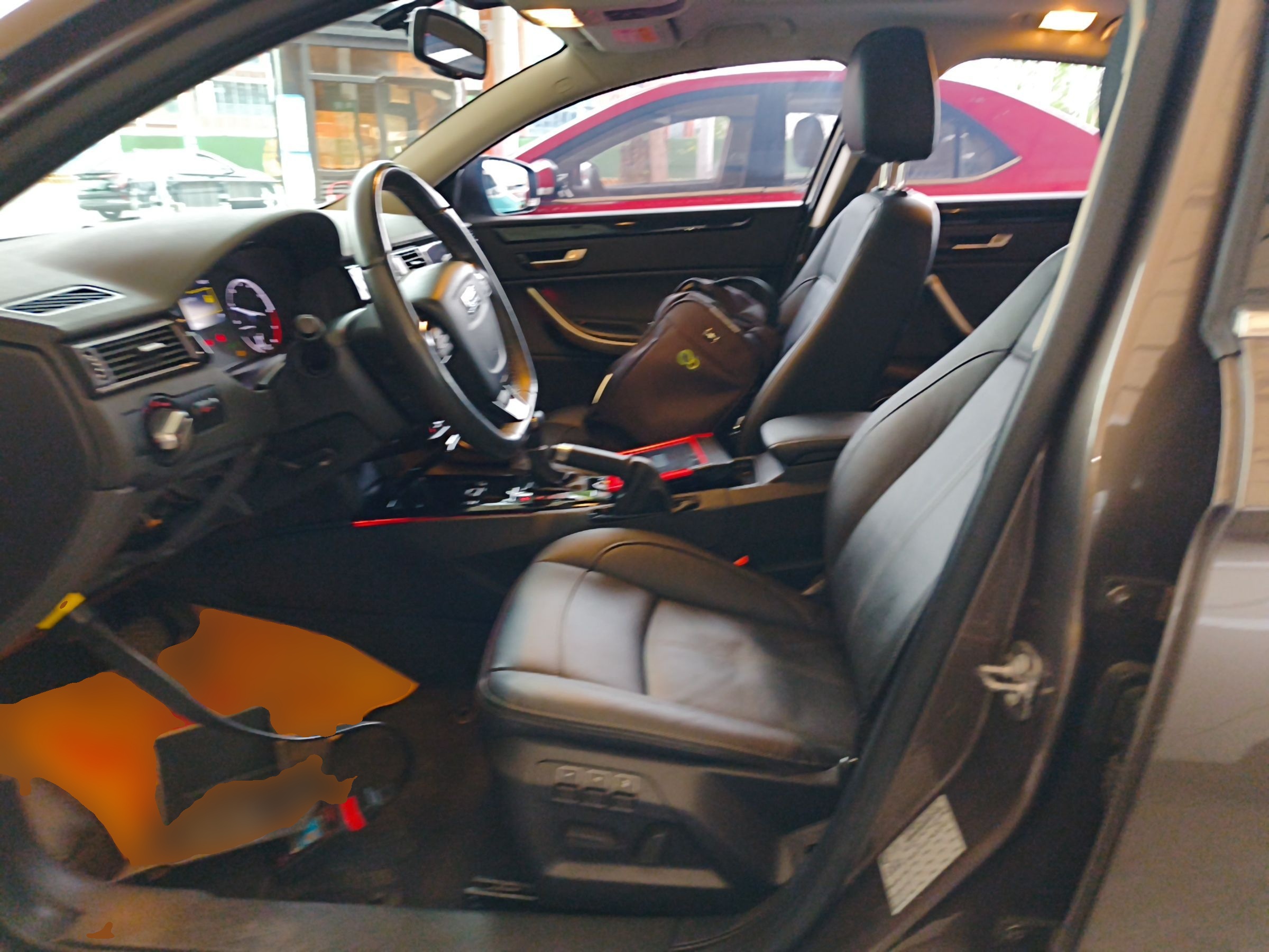 Переднее сиденье в автомобиле