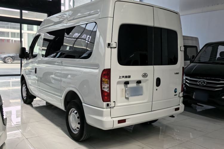 Used SAIC MAXUS Xintu V80 2023 2.0T AMT Classic Aoyuntong Short Wheelbase Mid-Roof 5/6-Seater Interior 7