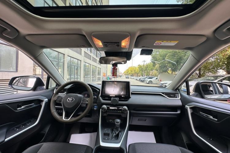 Used Toyota RAV4 2020 Dual-Engine 2.5L E-CVT Two-Wheel Drive Elite Edition Interior 4